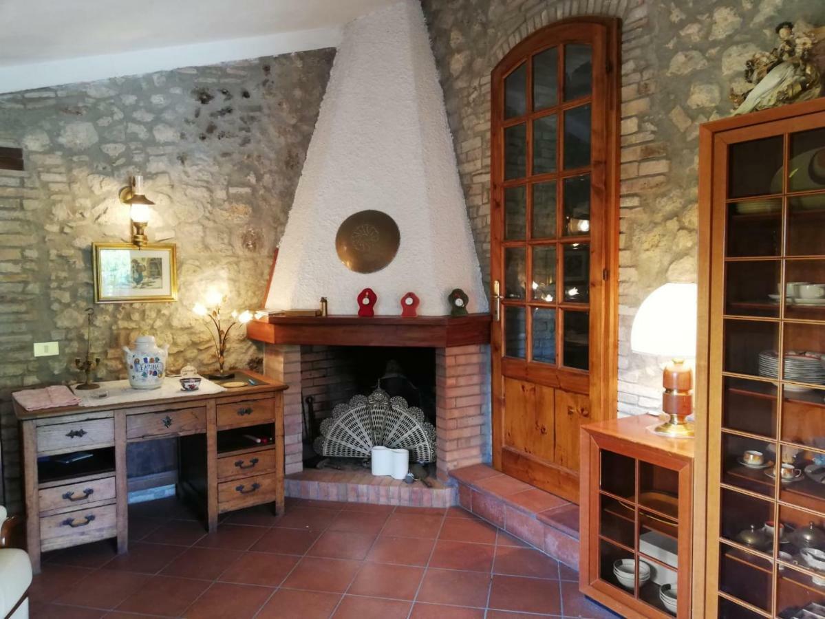 Il Fienile Nella Roccia Guest House Casole d'Elsa Exterior photo