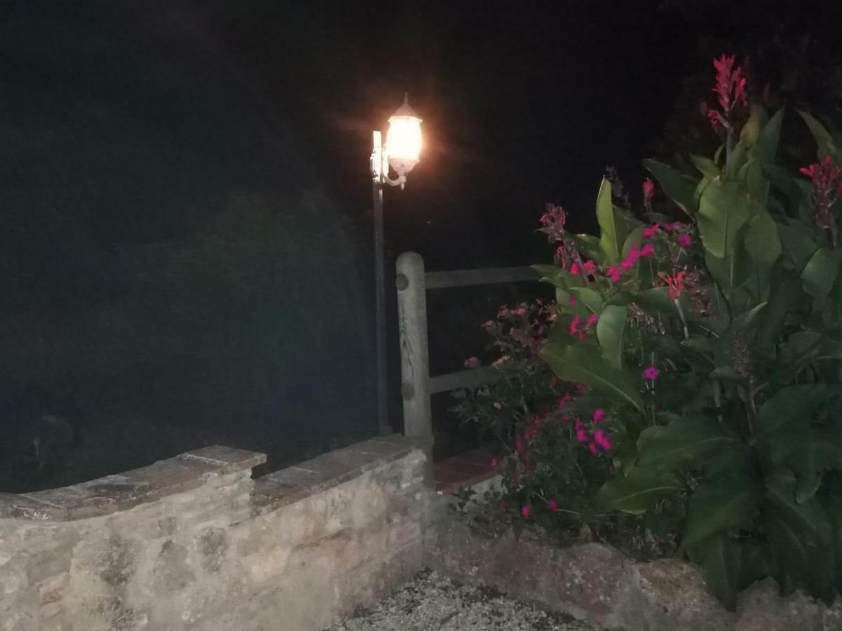 Il Fienile Nella Roccia Guest House Casole d'Elsa Exterior photo