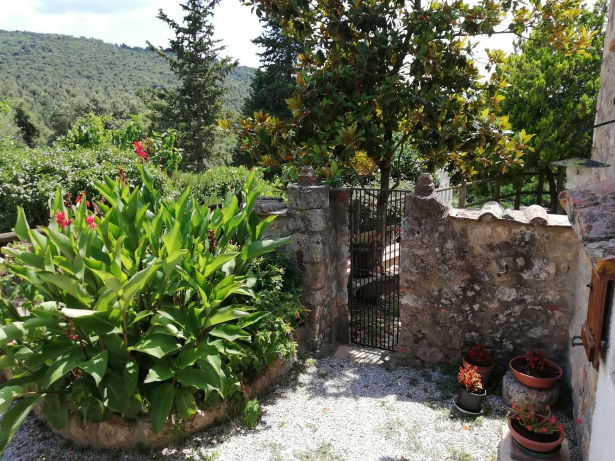 Il Fienile Nella Roccia Guest House Casole d'Elsa Exterior photo