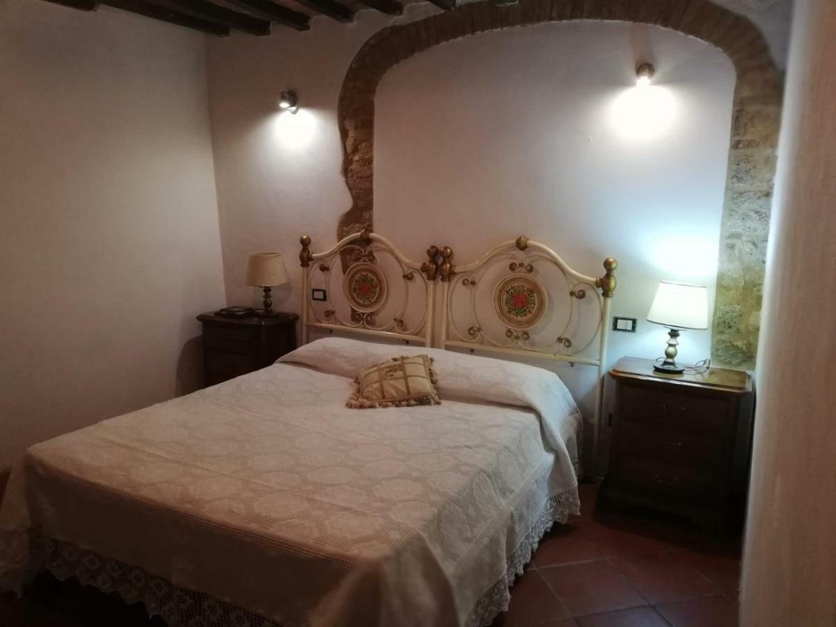 Il Fienile Nella Roccia Guest House Casole d'Elsa Exterior photo