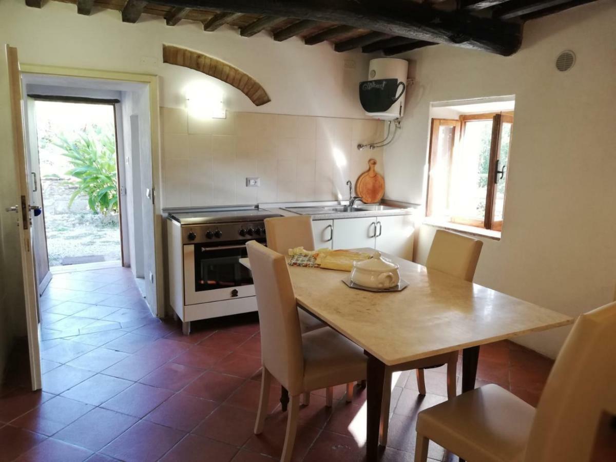 Il Fienile Nella Roccia Guest House Casole d'Elsa Exterior photo
